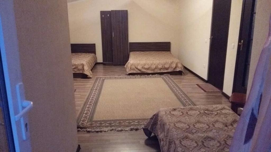 Hotel Gostinyi Dvor Бостери Экстерьер фото